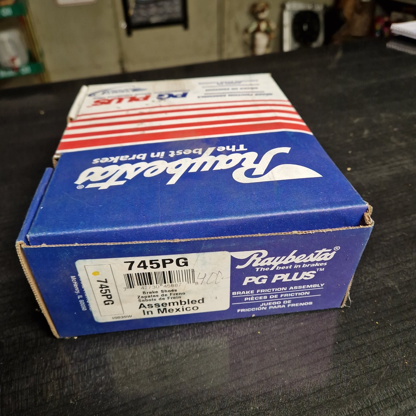 Handbromsbackar  Ford, Lincoln, Jeep, Mercury 96-06  184 x 30mm   745PG