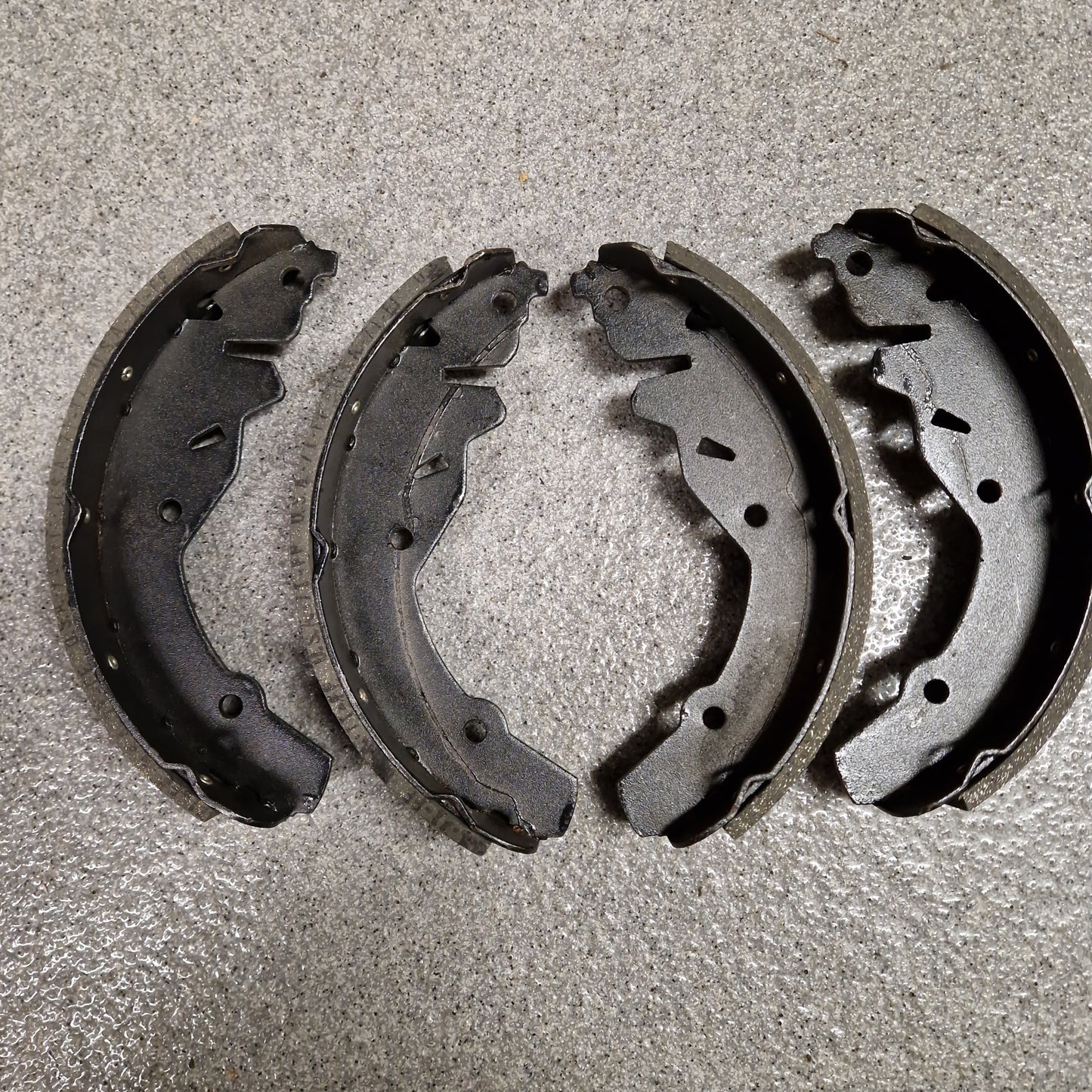 Bromsbackar Chrysler, Dodge, Plymouth 83-00 220 x 40mm Bak, 520