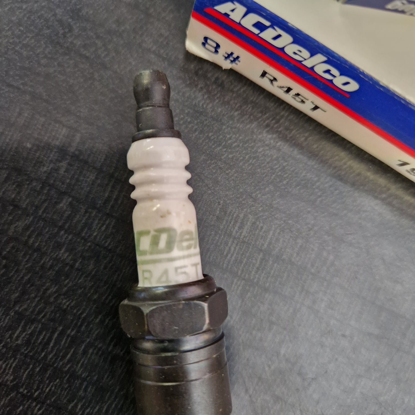 Tändstift R45T