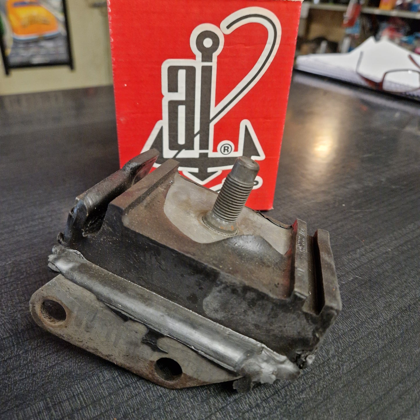 Motorkudde GM Cadillac 57-64. 2238