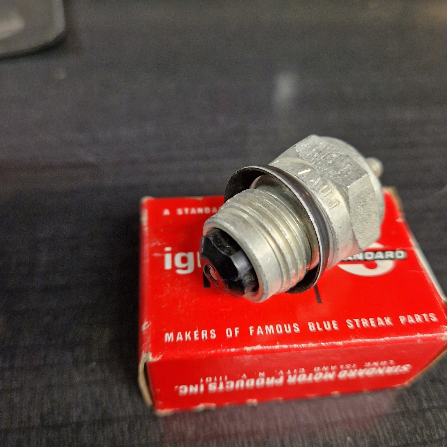 Neutralkontakt / Startspärrkontakt Chrysler 64-68, Ford. På växellådan. NS9