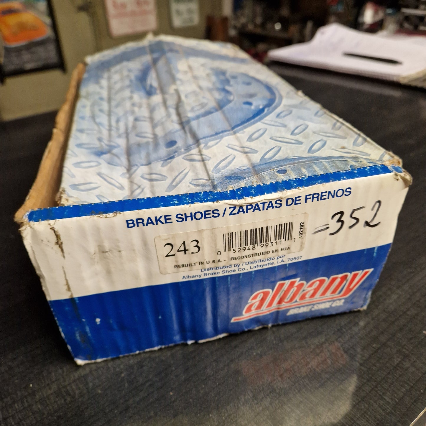 Bromsbackar Ford, Mercury   9" x 2-1/4"  Fram   243 / 352