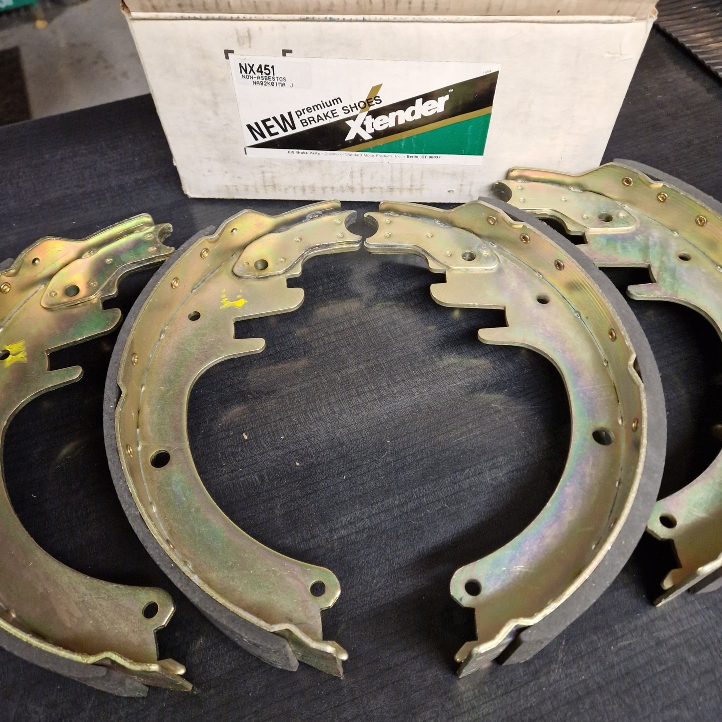 Bromsbackar Chevrolet, Dodge, GMC 76-02 13" x 2,5" Bak 451 EIS