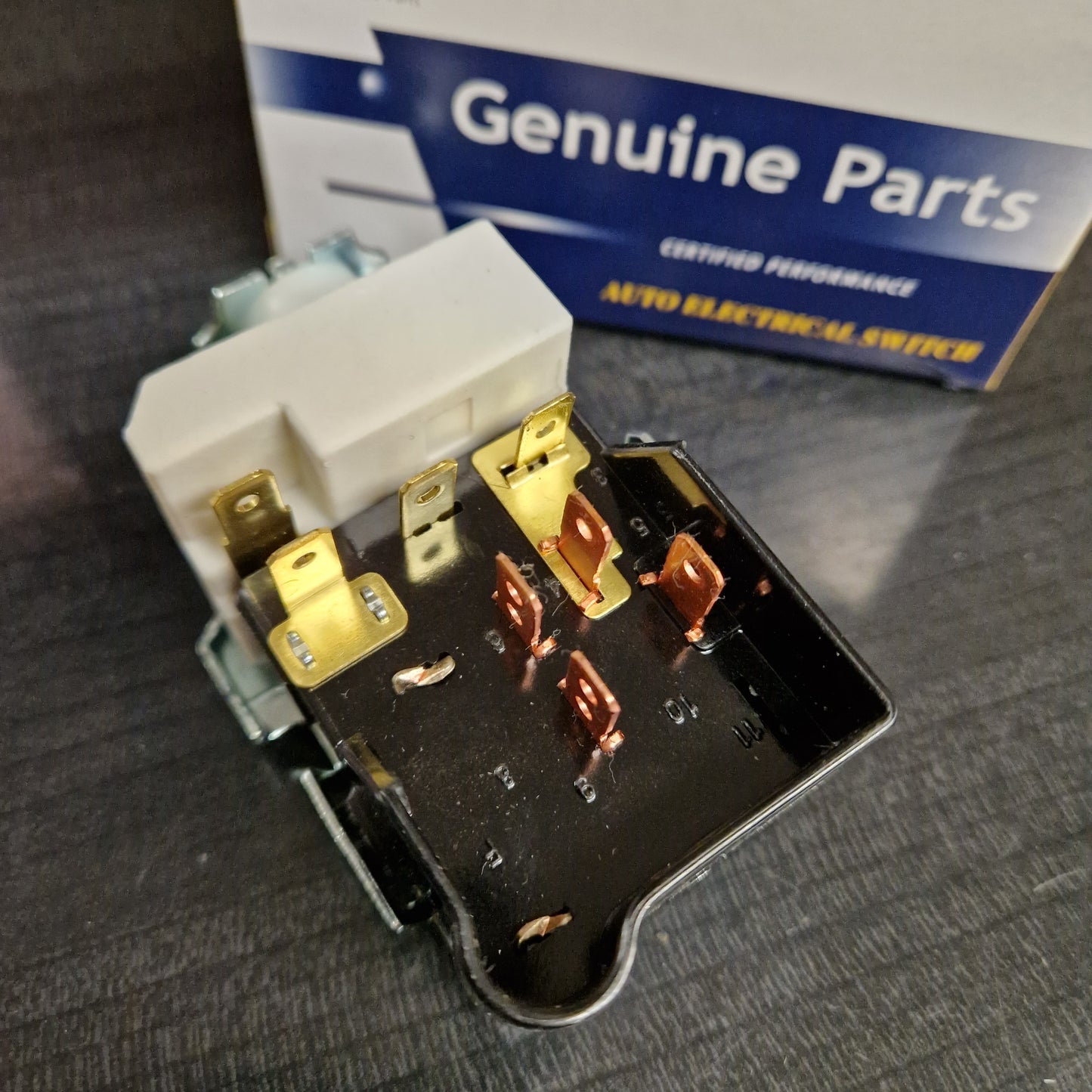 Ljuskontakt GM 64-96 8 stift DS155