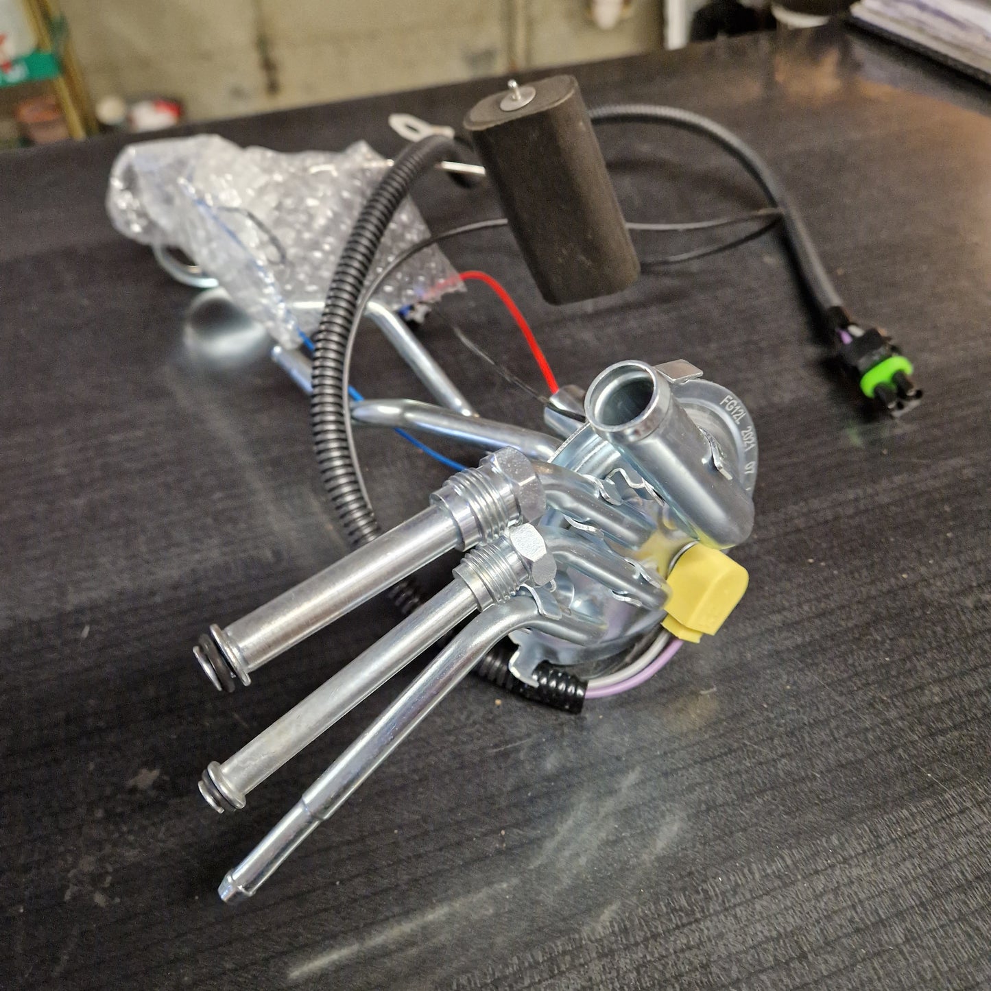 Tankarmatur Chevrolet Blazer FS 1987-91, Suburban 1987-89. 692033 (FG12L)