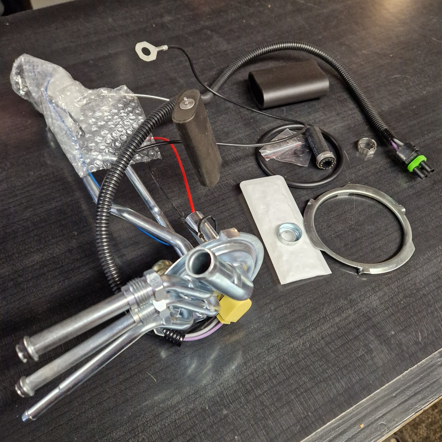 Tankarmatur Chevrolet Blazer FS 1987-91, Suburban 1987-89. 692033 (FG12L)