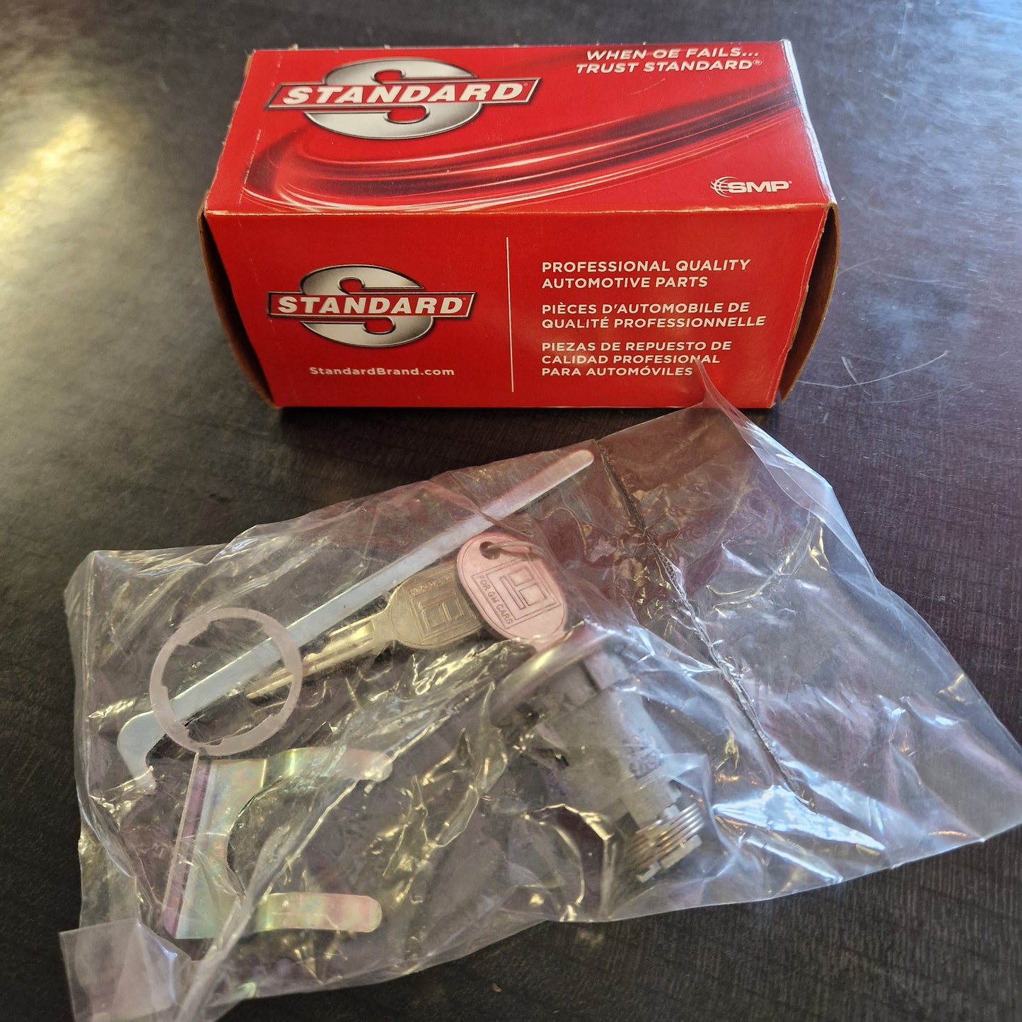 Låscylinder Bagage GM 60-97 Med lås i karossen TL105