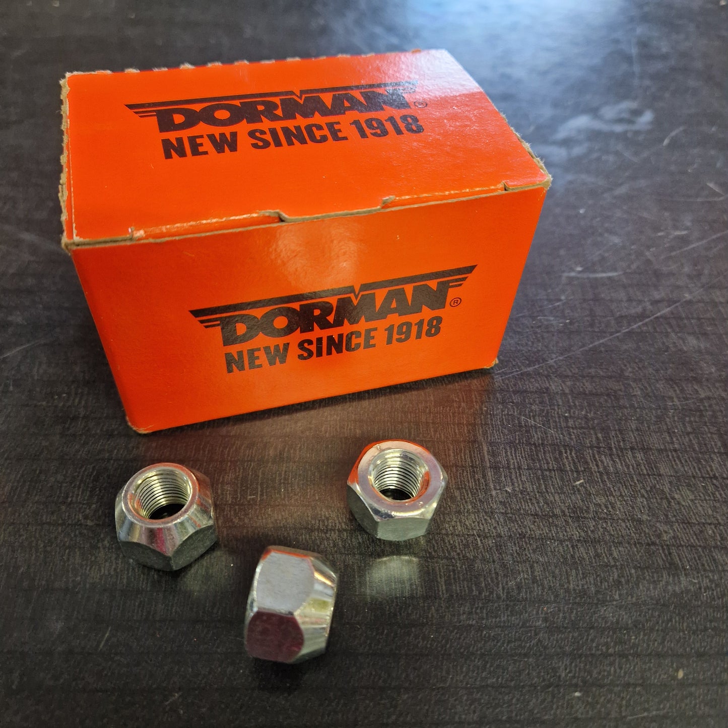 Hjulmutter 7/16" RH, 19mm Hylsa 611-014 (1950N)