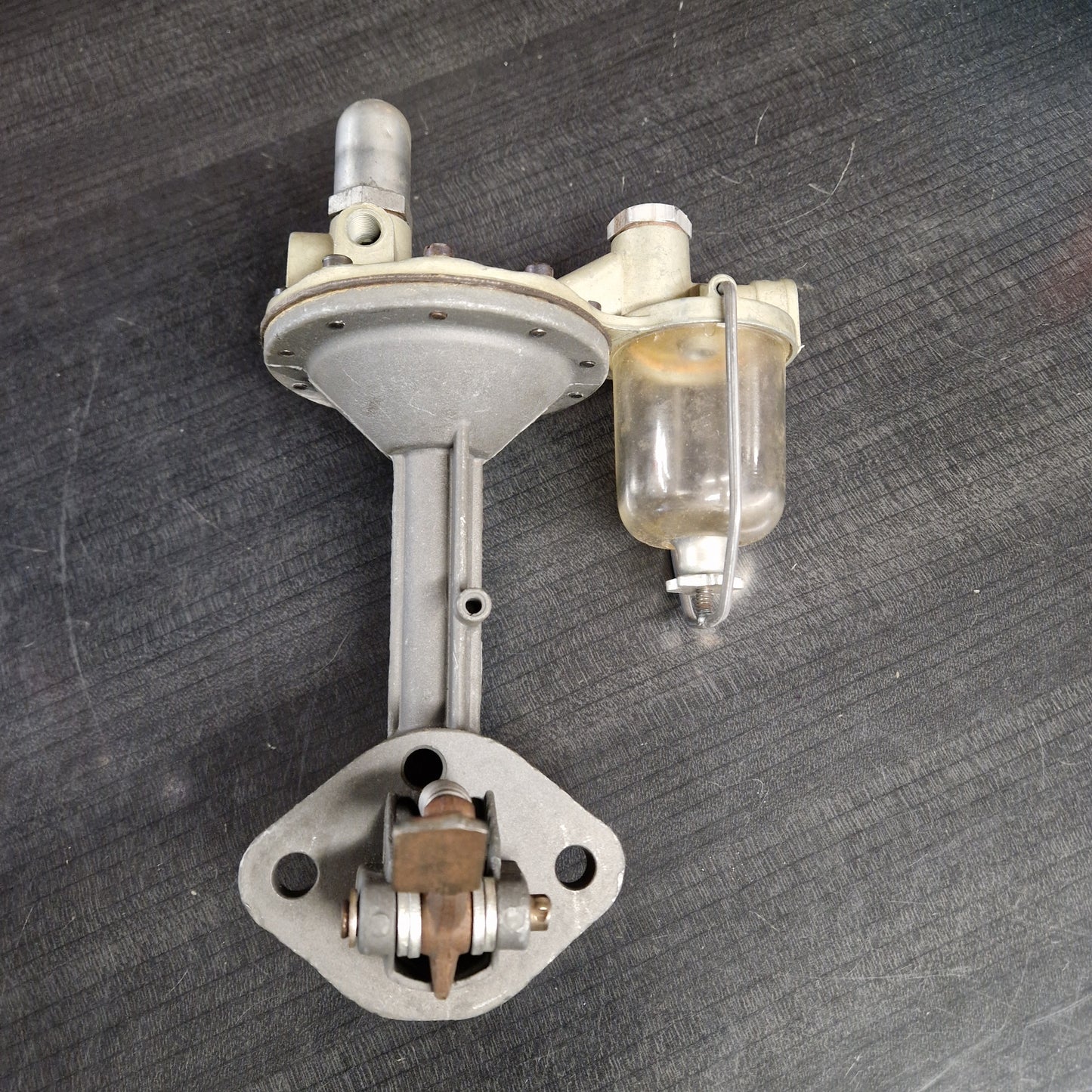 Bränslepump International 32-49 544