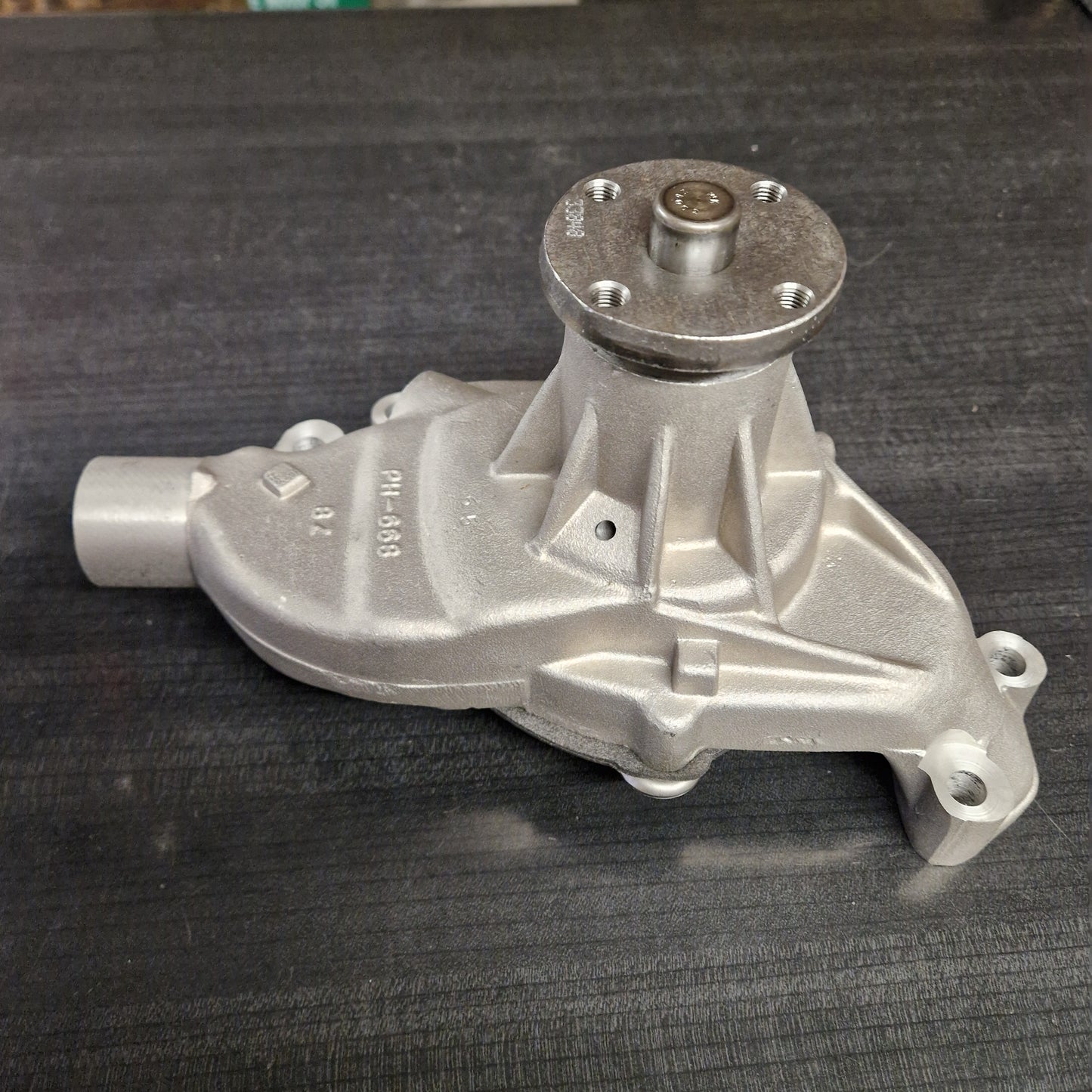 Vattenpump Chevrolet Corvette 84-91 Aluminium Längd= 147mm WP-595 (43098, AW5016, US5016, FP-1611)