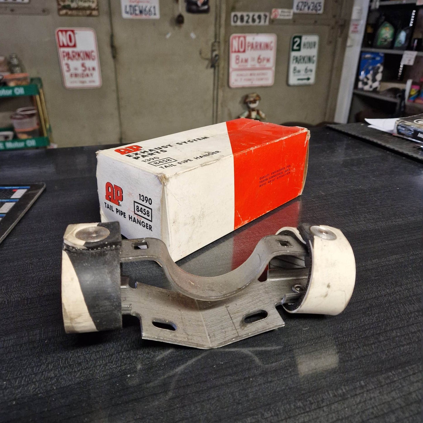 Avgasupphängning Tail Pipe Hanger 8458 1390