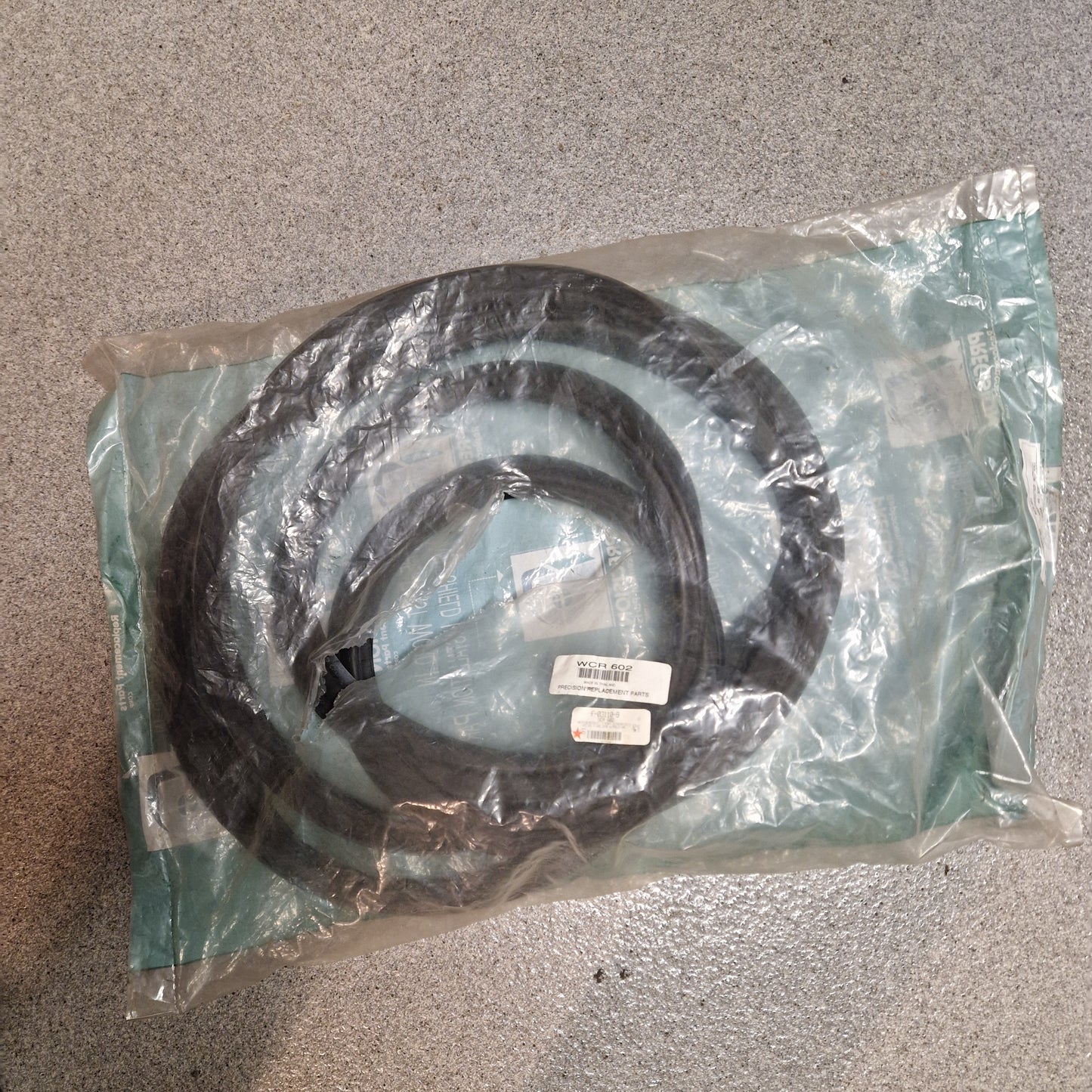 Tätningslist Vindruta Ford F100-F350 61-66 w/ Molding WCR602, F-03110-9