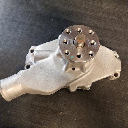 Vattenpump Chevrolet SB 55->  Kort Pump 14,4cm Aluminium  Alu43106, AluAW898, AluUS898, AluMW898, AluDP1313